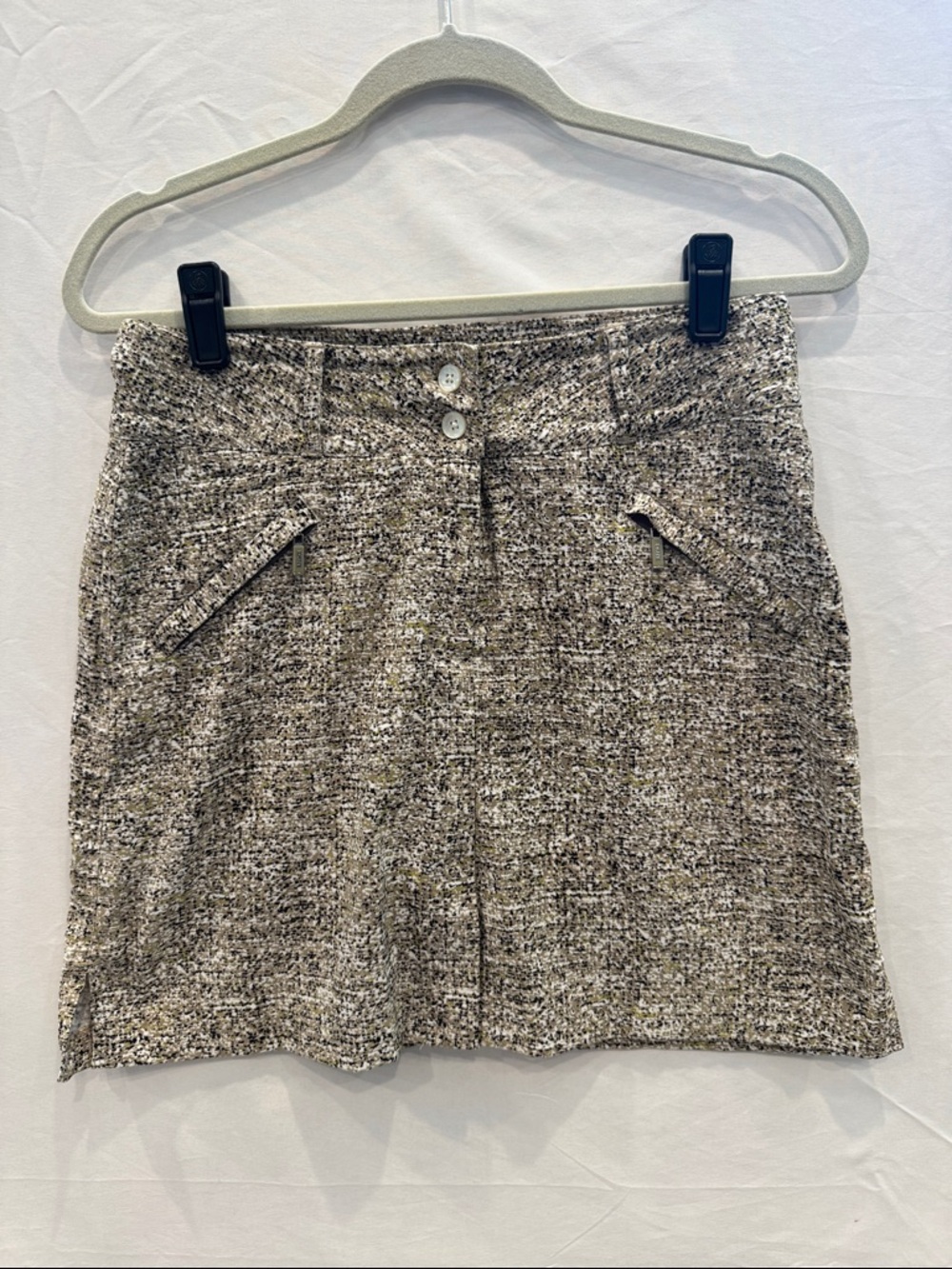 DKNY Golf Mini Skirt in Neutral Mix, Size 6